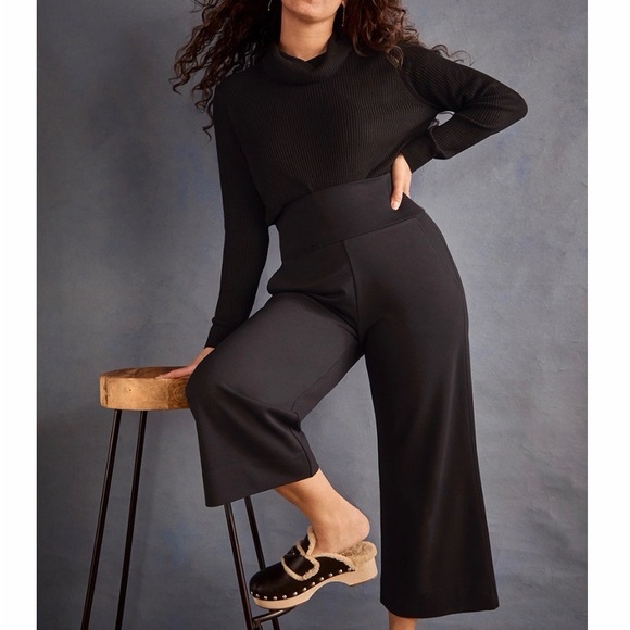 Cabi Chance Crops - Picture 6 of 7